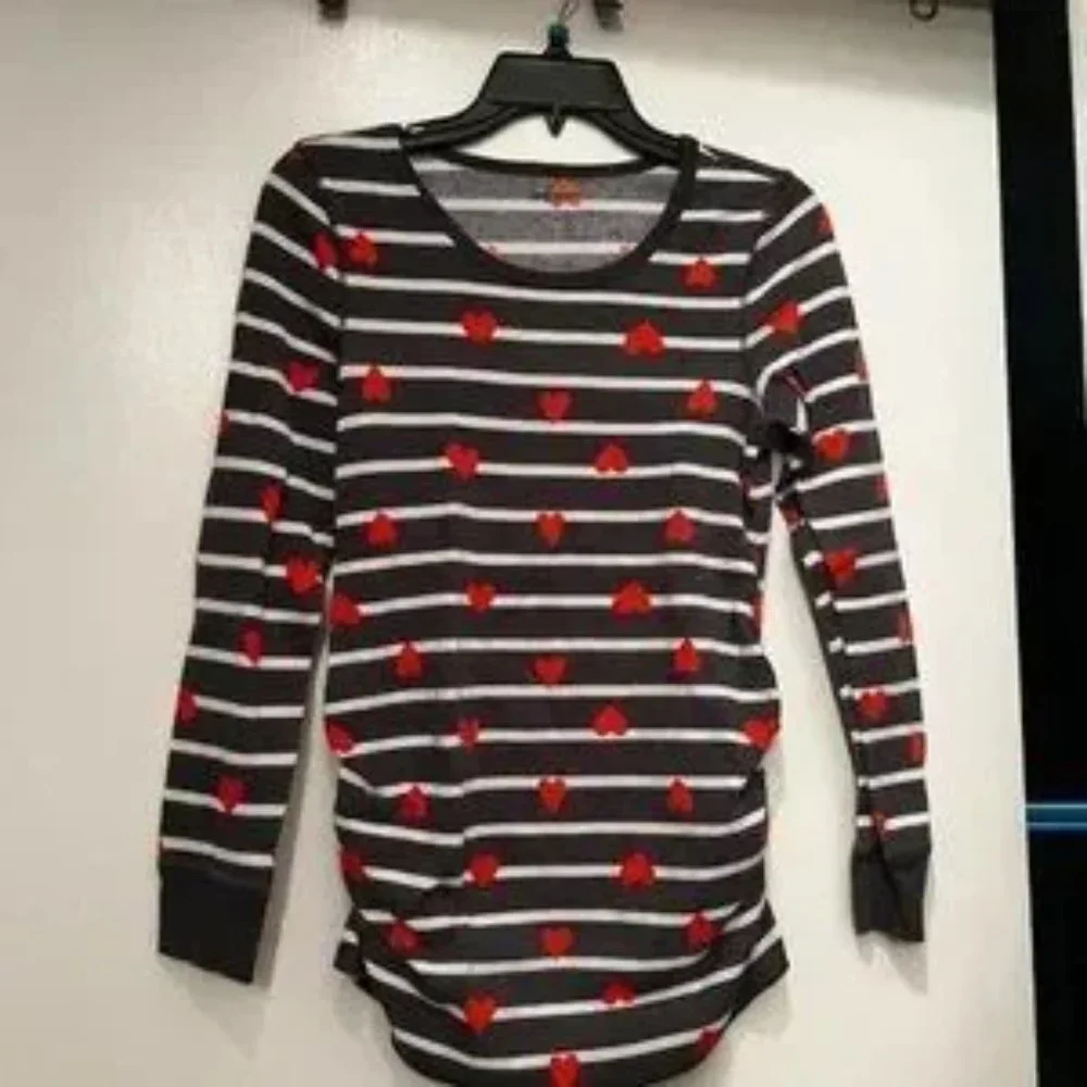Heart-Themed Maternity Pajamas by Old Navy Size Medium (Gently-Used)‎